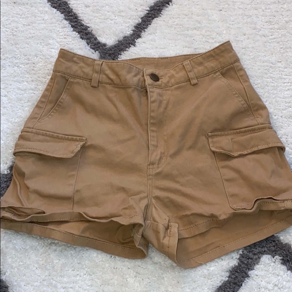 Cute beige shorts